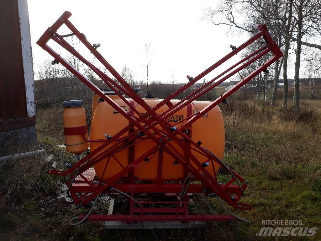 Junkkari 8/700 Навісні обприскувачі