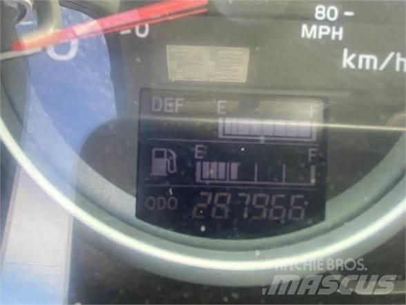 Hino 338 Фургони