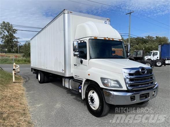 Hino 338 Фургони