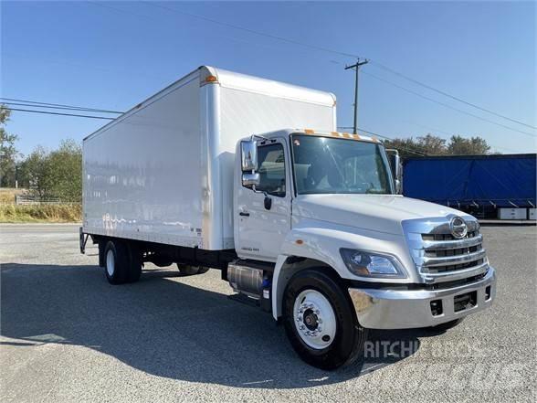 Hino 338 Фургони