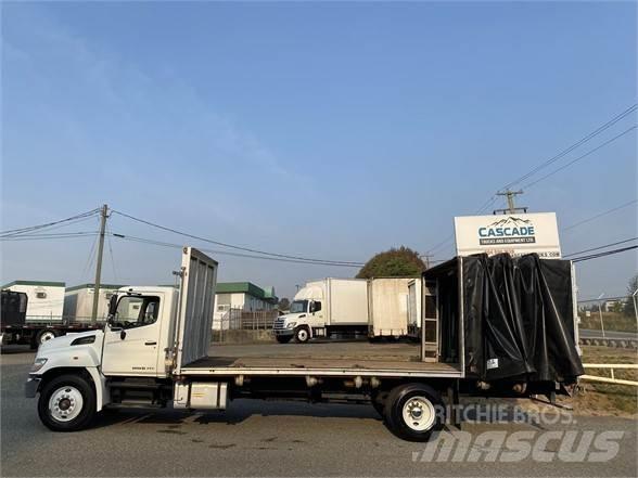 Hino 338 Тентовані вантажівки