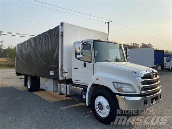 Hino 338 Тентовані вантажівки