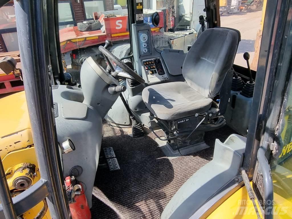 Komatsu WB 93 S-5EO Екскаватори-навантажувачі