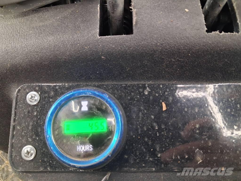 JPC KV12 Міні-екскаватори < 7т