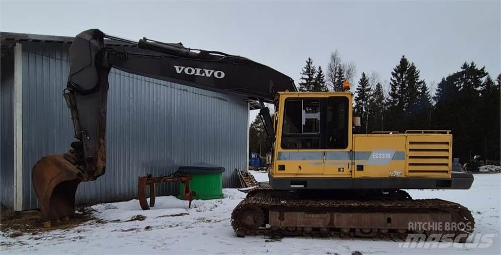 Volvo EC 230B Гусеничні екскаватори