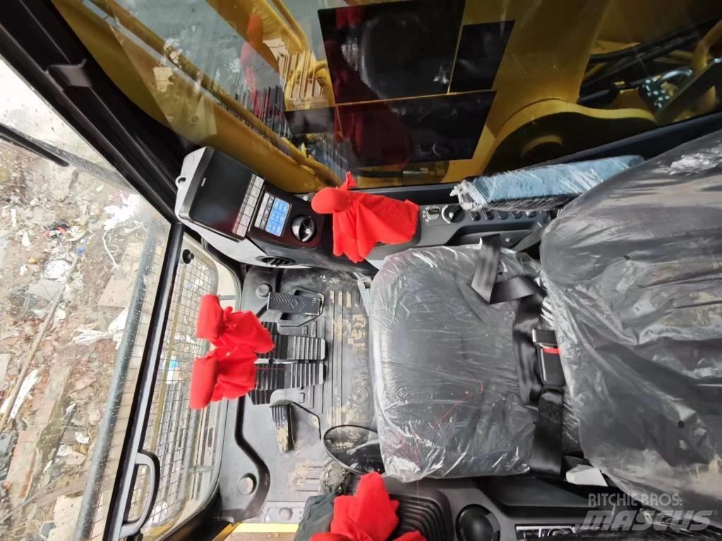 Komatsu PC 220-8 Гусеничні екскаватори