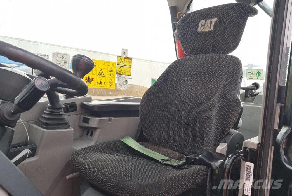 CAT TH 408 D Телескопічний навантажувач