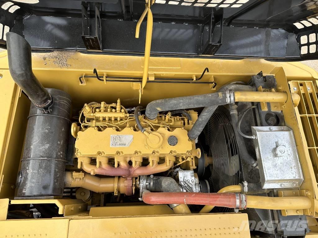 CAT 320 D Гусеничні екскаватори