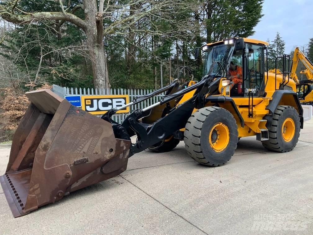 JCB 437 HT Фронтальні навантажувачі