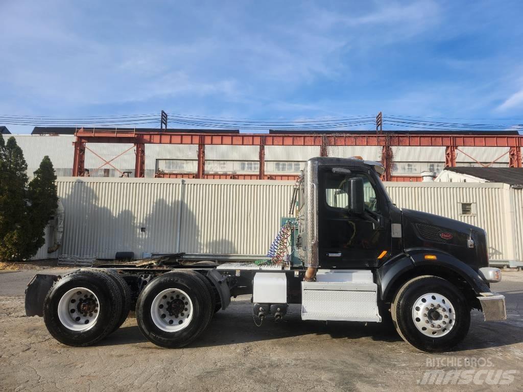 Peterbilt 567 Тягачі