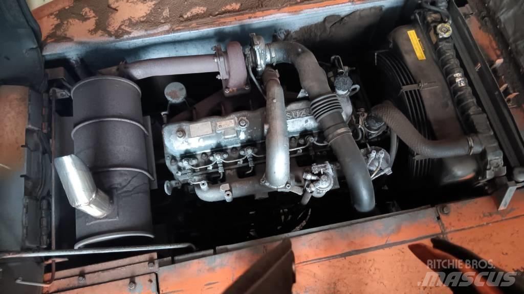 Hitachi EX 200-2 Гусеничні екскаватори