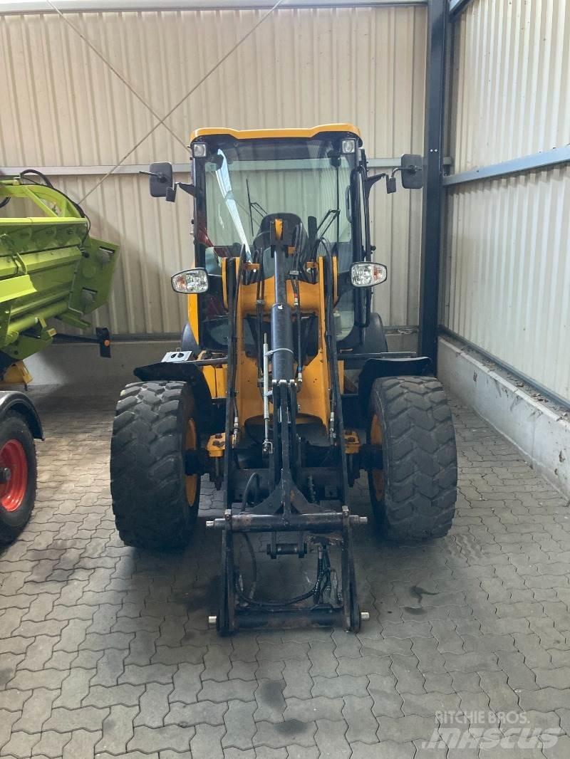 JCB 407 Фронтальні навантажувачі