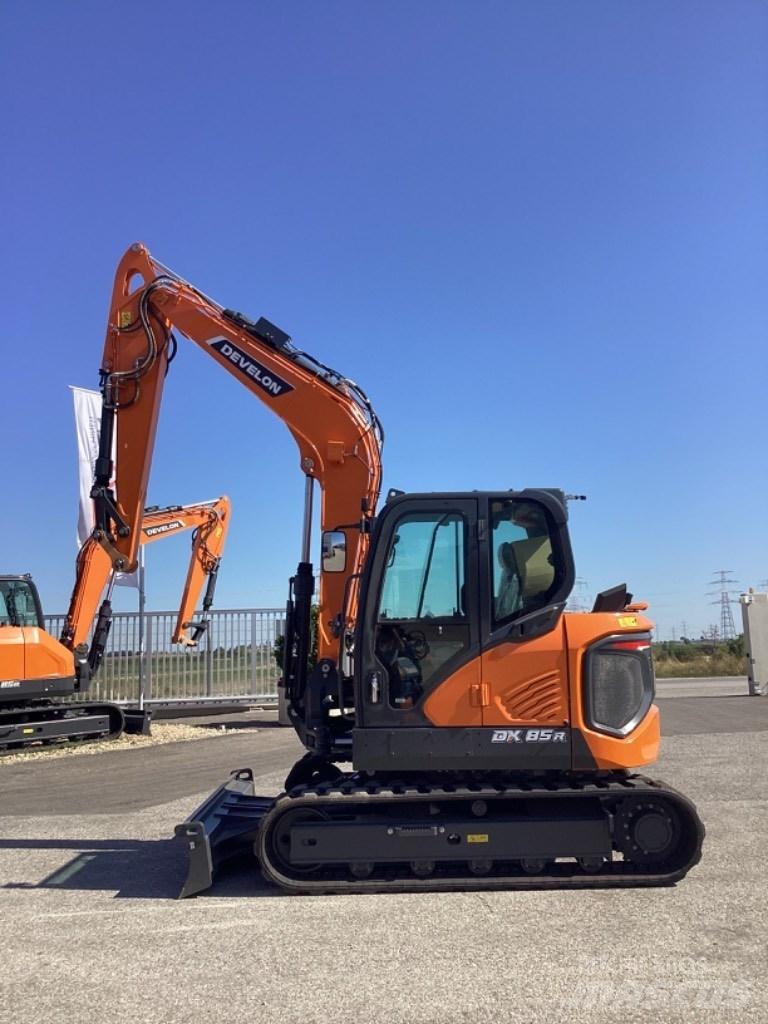 Develon DX85R-7 Середні екскаватори 7т. - 12т.