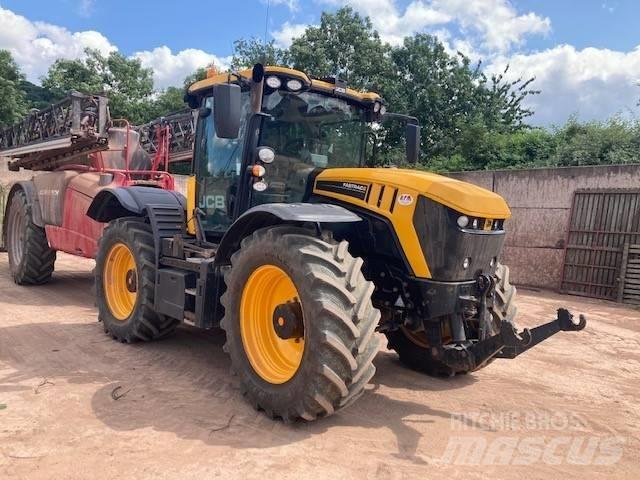 JCB Fastrac 4220 Трактори