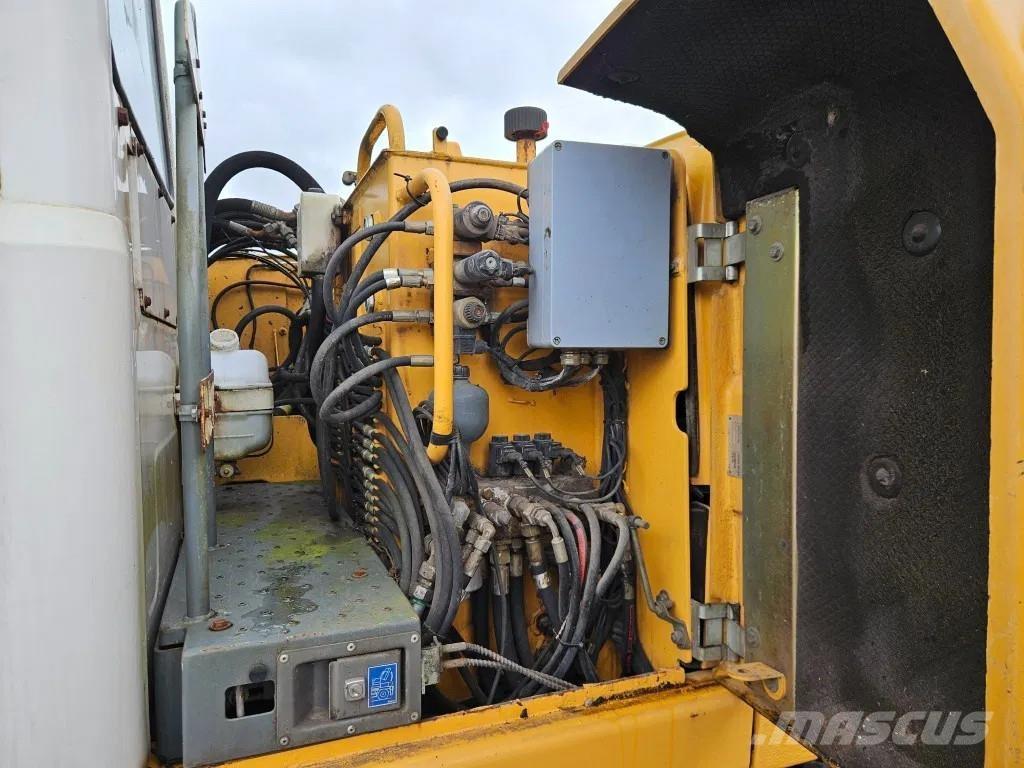 Liebherr A 314 Колісні екскаватори