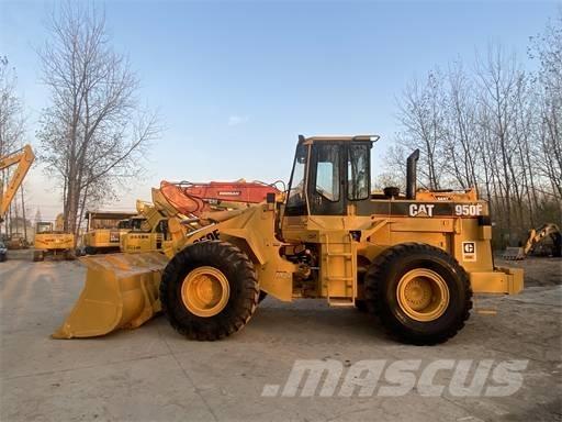 CAT 950F Фронтальні навантажувачі