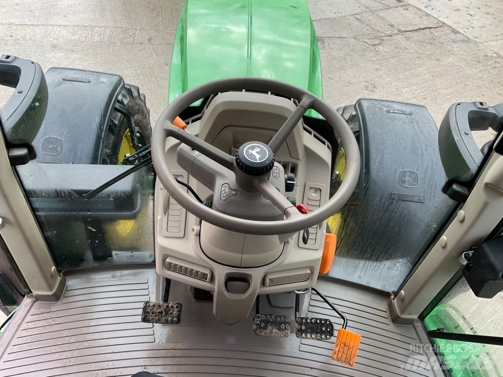 John Deere 6130 M Трактори