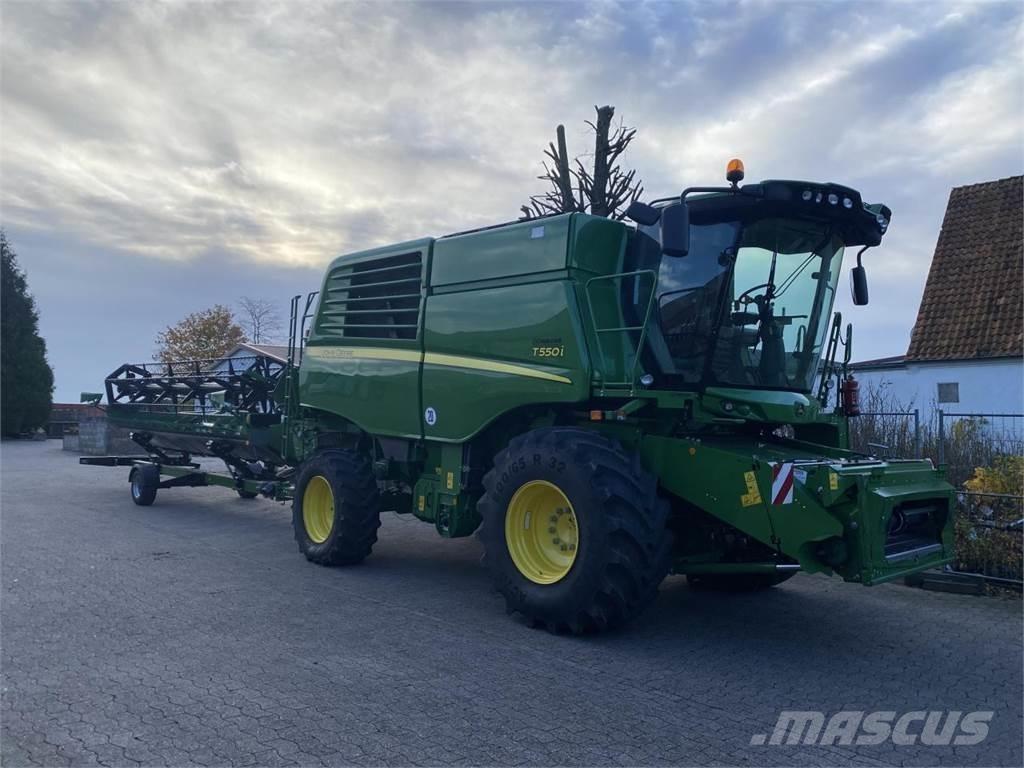 John Deere T550 Зернозбиральні комбайни