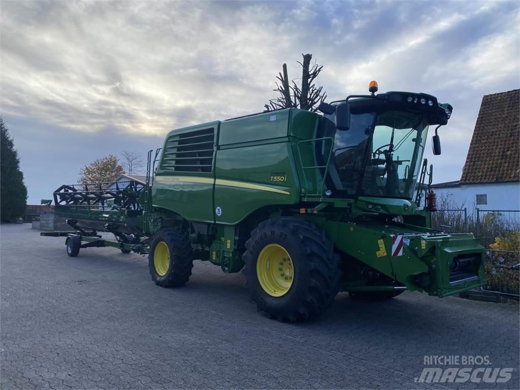 John Deere T550 Зернозбиральні комбайни