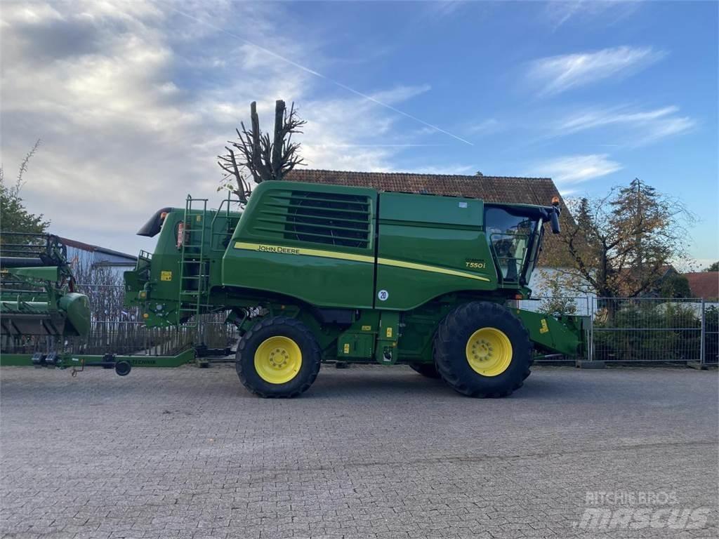 John Deere T550 Зернозбиральні комбайни