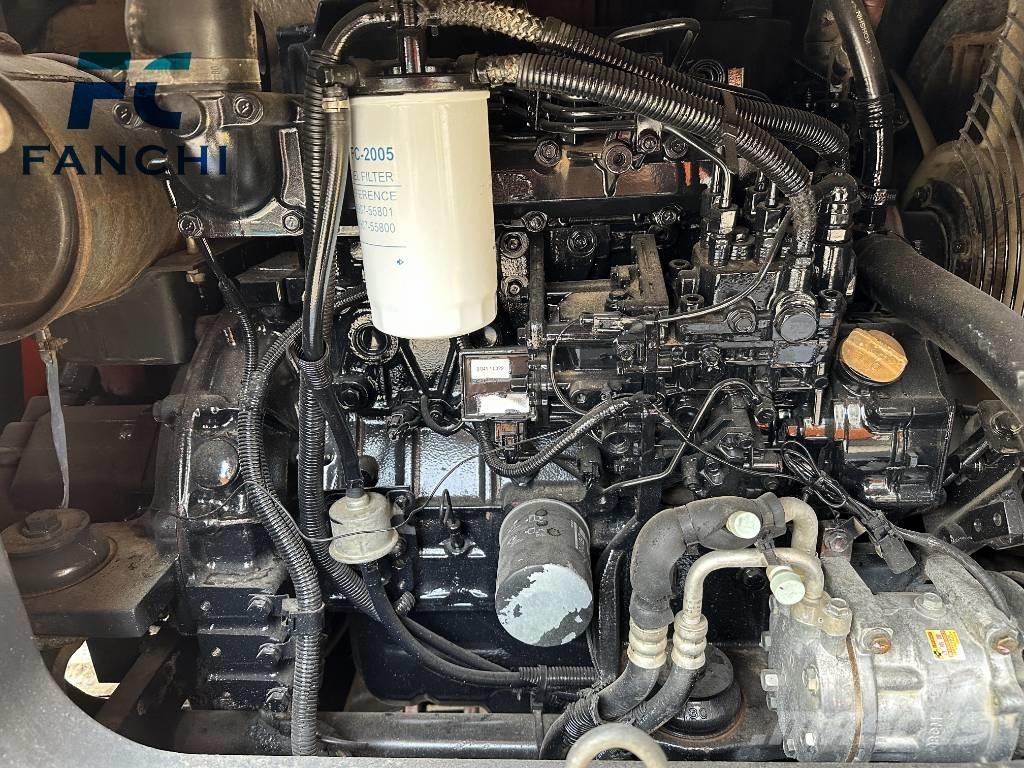 Hitachi zx 68 Гусеничні екскаватори