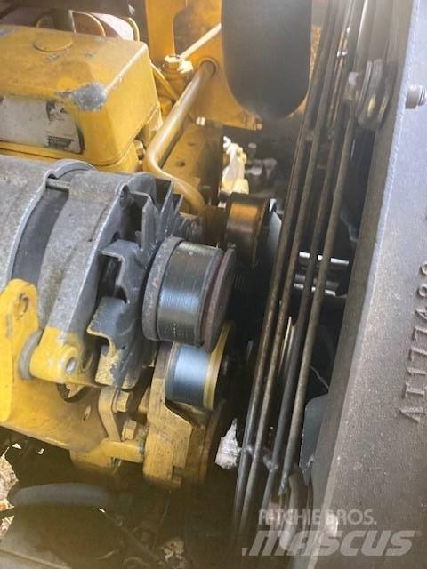 John Deere 200 LC Сучкорізи