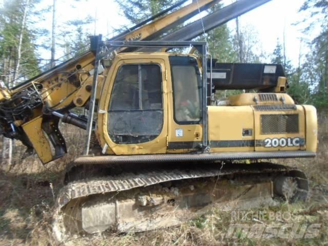 John Deere 200 LC Сучкорізи