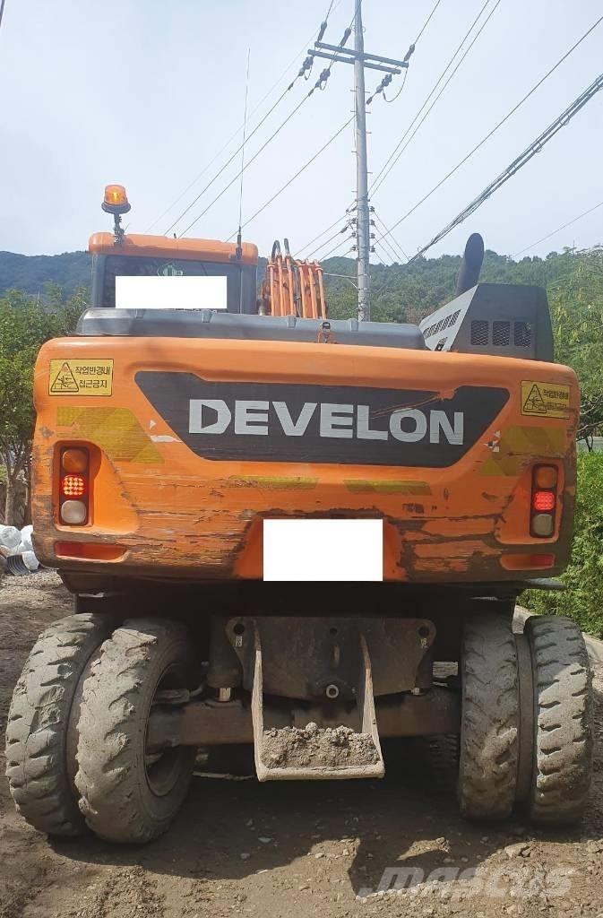 Doosan DX 140 W Колісні екскаватори
