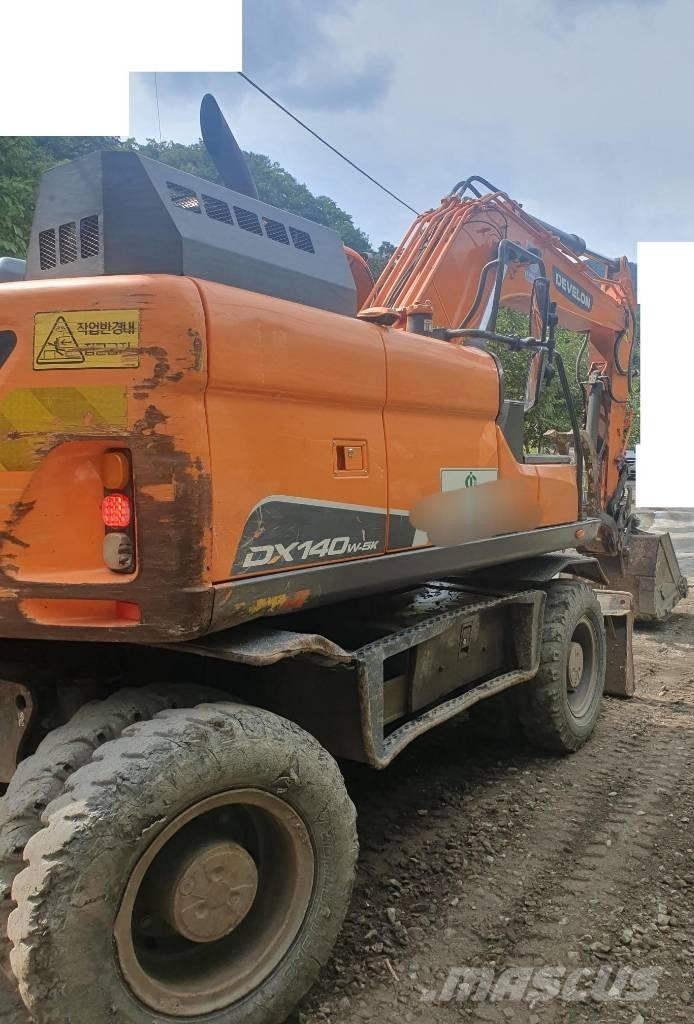Doosan DX 140 W Колісні екскаватори