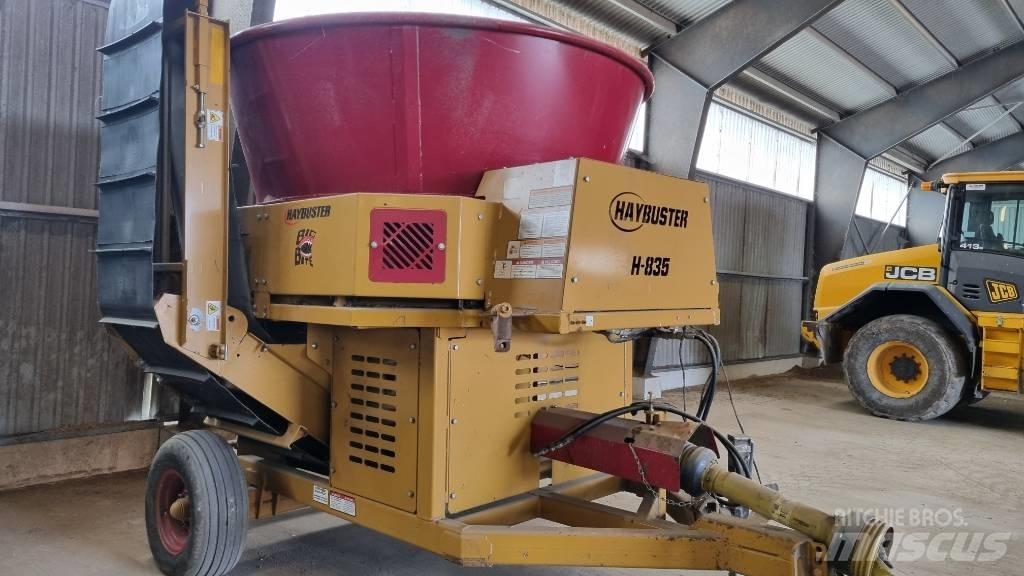 Haybuster H-835 Роздрібнювачі, різаки і розпаковувачі тюків
