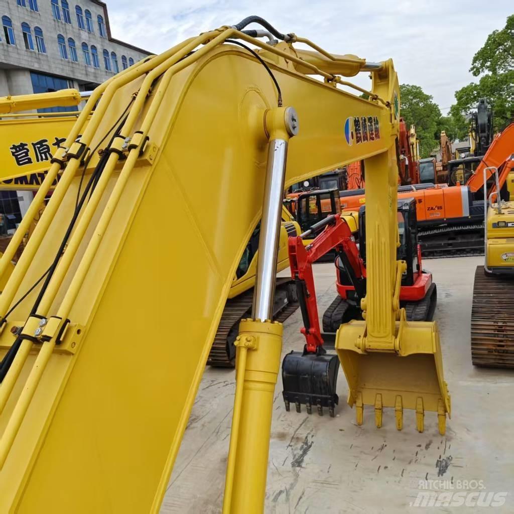 Komatsu PC 220-8 Гусеничні екскаватори