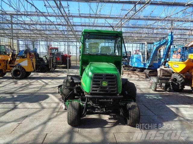 John Deere 3235C Самохідні газонокосарки