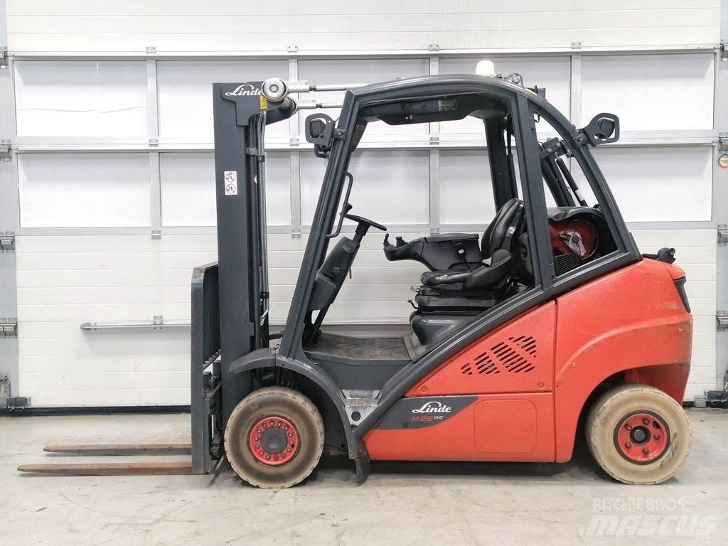 Linde H25T-02 Газові навантажувачі