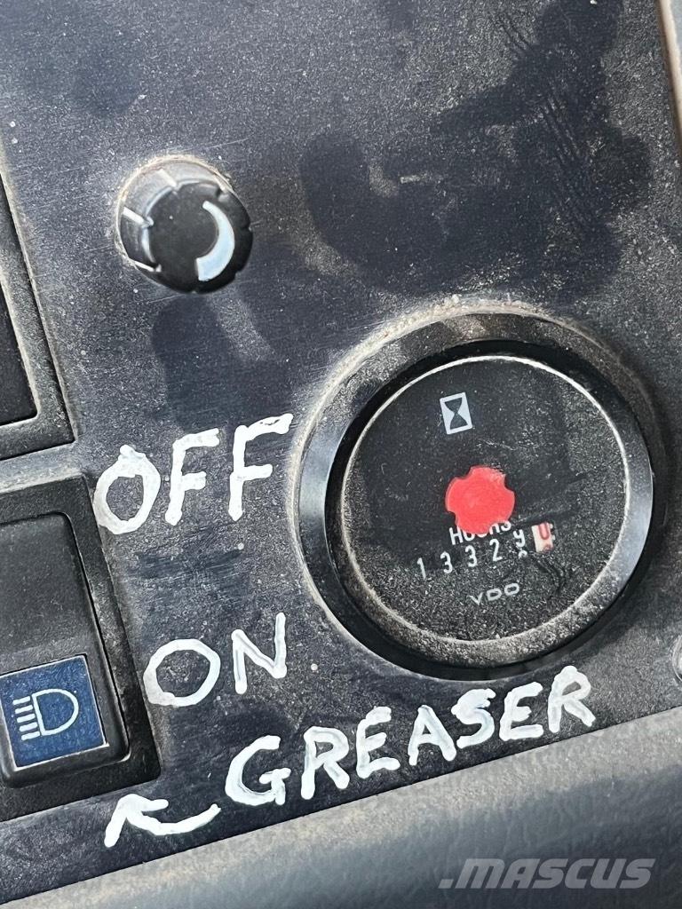 Volvo L 180 E Фронтальні навантажувачі