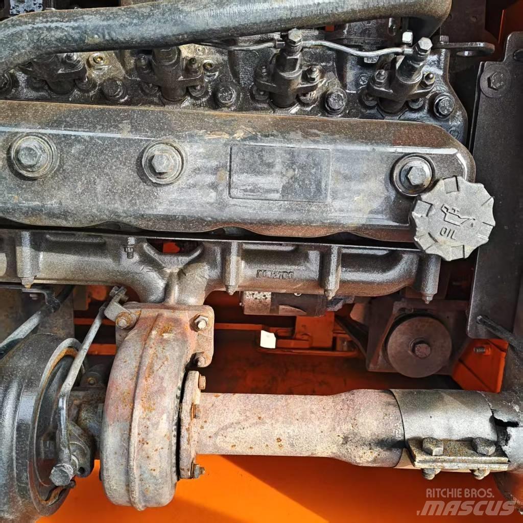 Doosan 225 LC Гусеничні екскаватори