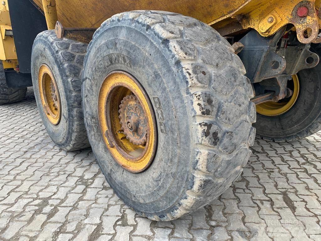 Komatsu HM 300-2 Зчленовані самоскиди
