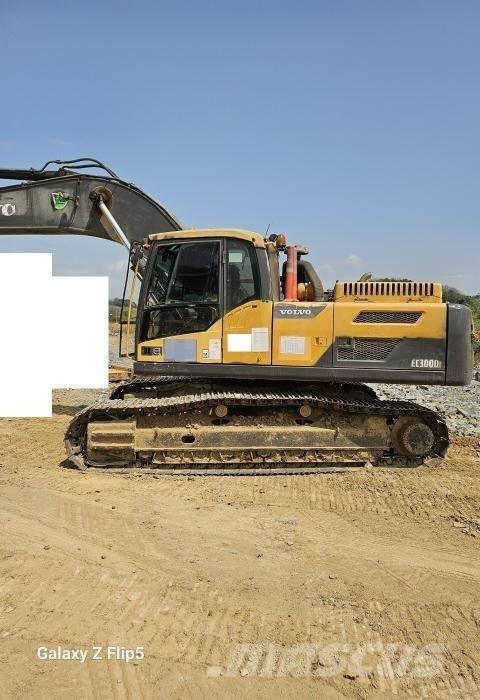 Volvo EC 300 D Гусеничні екскаватори