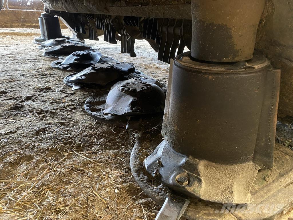 John Deere F 310 R Навісні та причіпні косарки