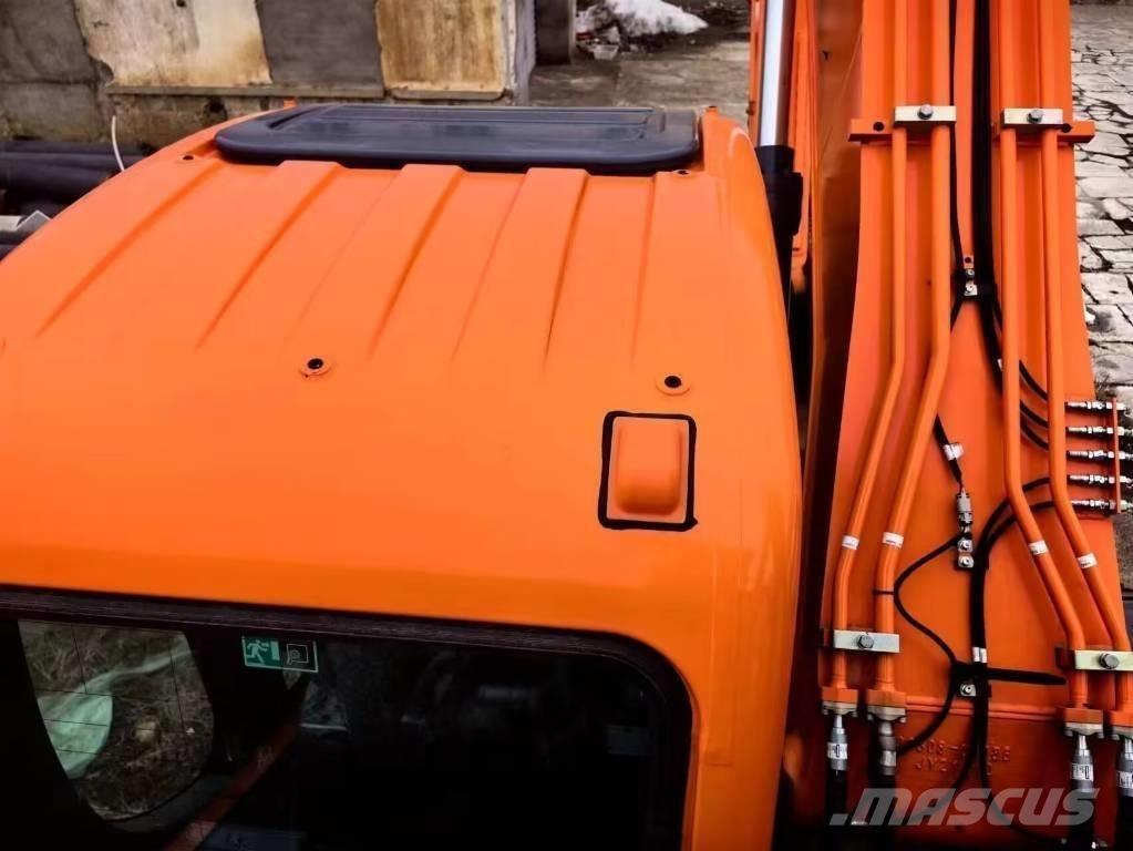 Doosan DX215 Гусеничні екскаватори