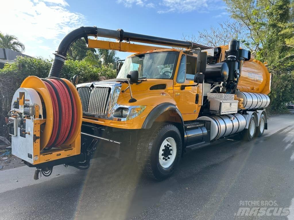 International 7600 Комбі/Вакуумні вантажівки