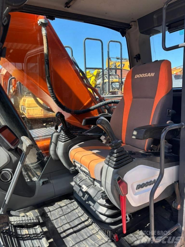 Doosan DX 255 NLC-5 Гусеничні екскаватори