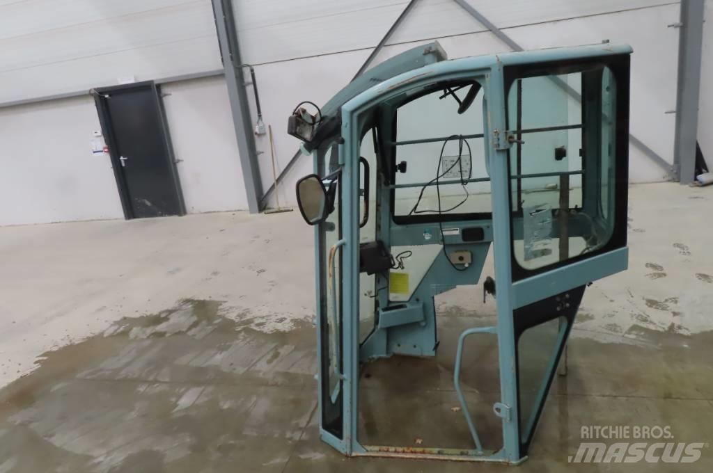 Yanmar Vio 75 Кабіна