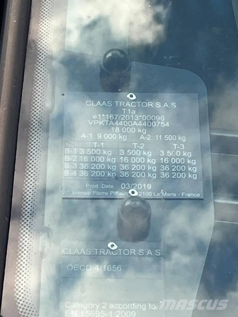 CLAAS Axion 920 Трактори