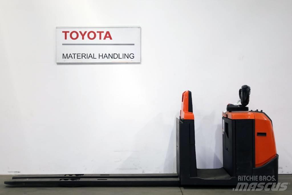 Toyota OSE 250 Підбирачі замовлень з нижніх ярусів