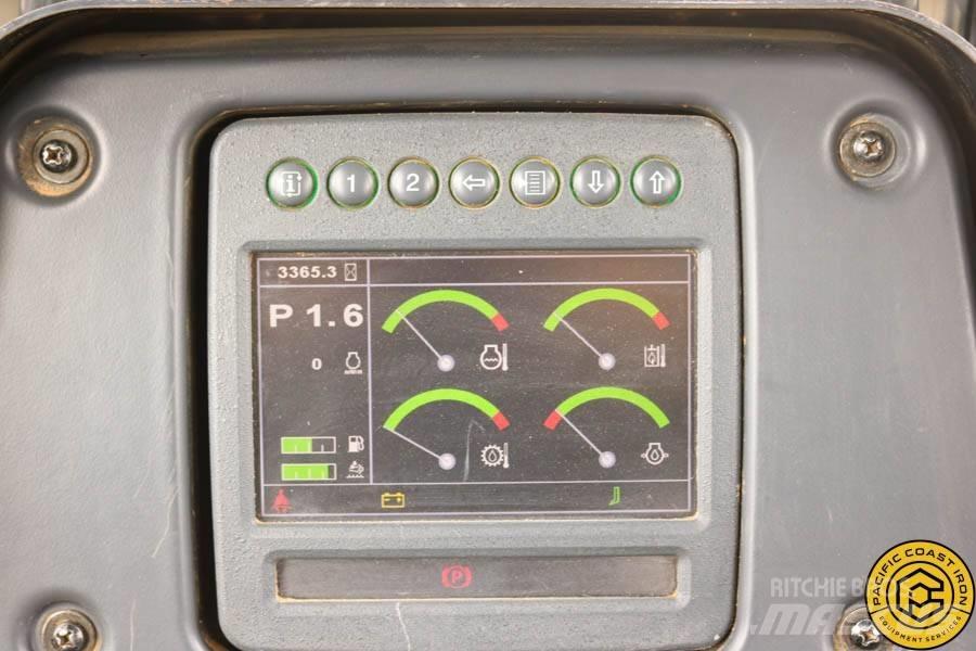 DEERE 750K XLT Гусеничні бульдозери
