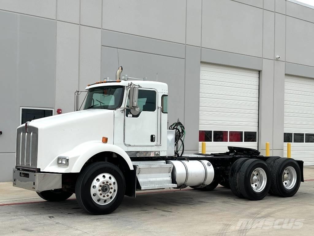 Kenworth T 800 Тягачі
