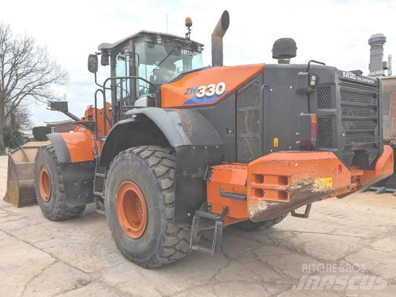 Hitachi ZW 330 Фронтальні навантажувачі