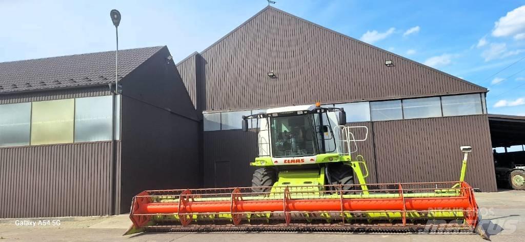 Claas 570 Зернозбиральні комбайни