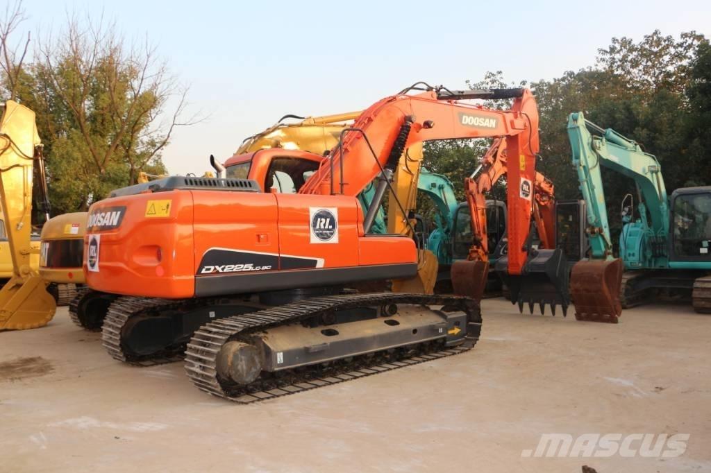 Doosan dx225 Гусеничні екскаватори