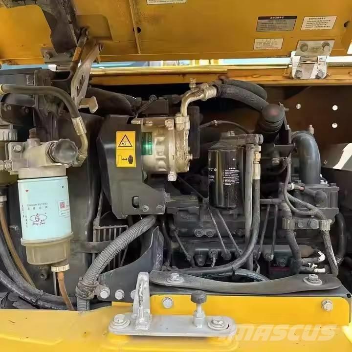 Komatsu PC 70 Гусеничні екскаватори
